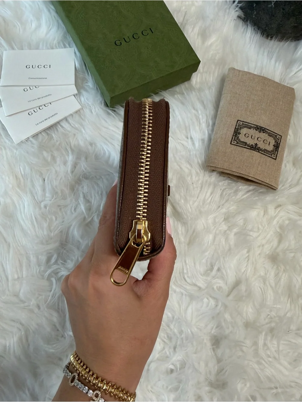 Gucci GG Supreme Zip Card Holder with Brown Leather & Gold Horsebit